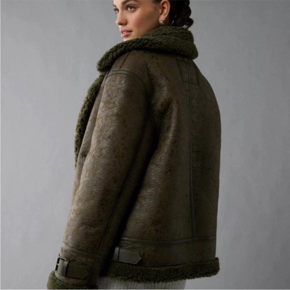 AE Oversized Shearling Jacket - Picture 2 of 4